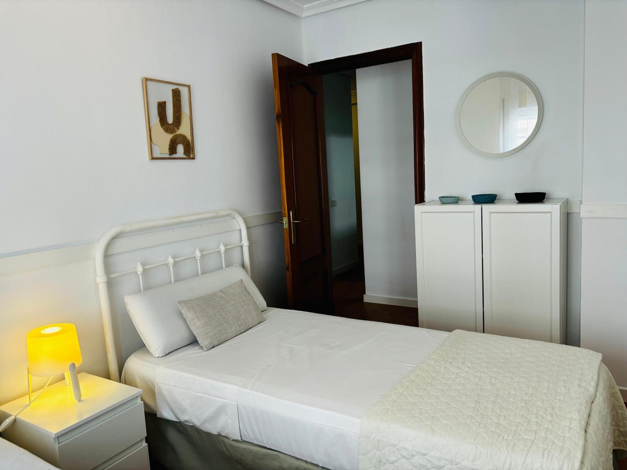 Travel Habitat Mestalla Valencia Bagian luar foto