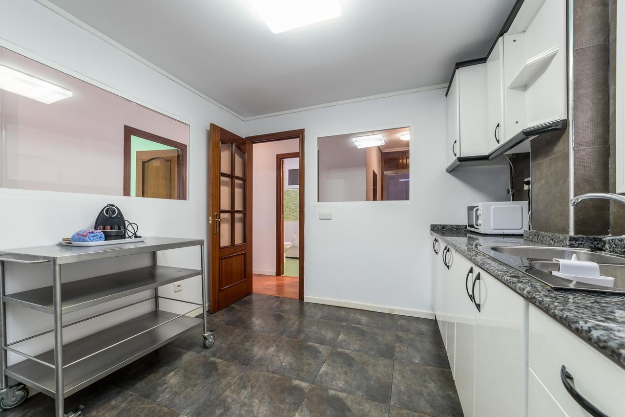 Travel Habitat Mestalla Valencia Bagian luar foto